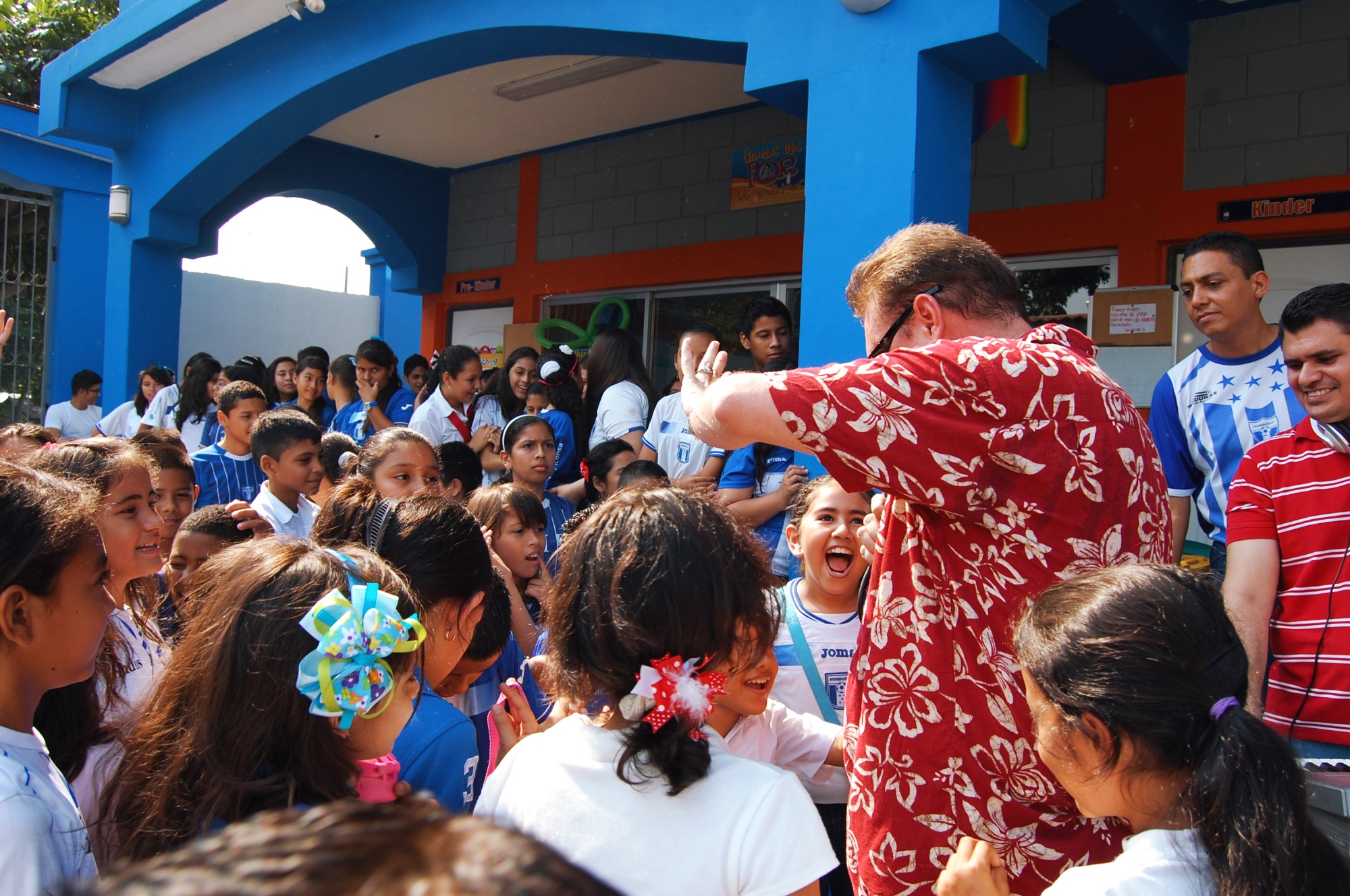 2013 - Génesis Bilingual School