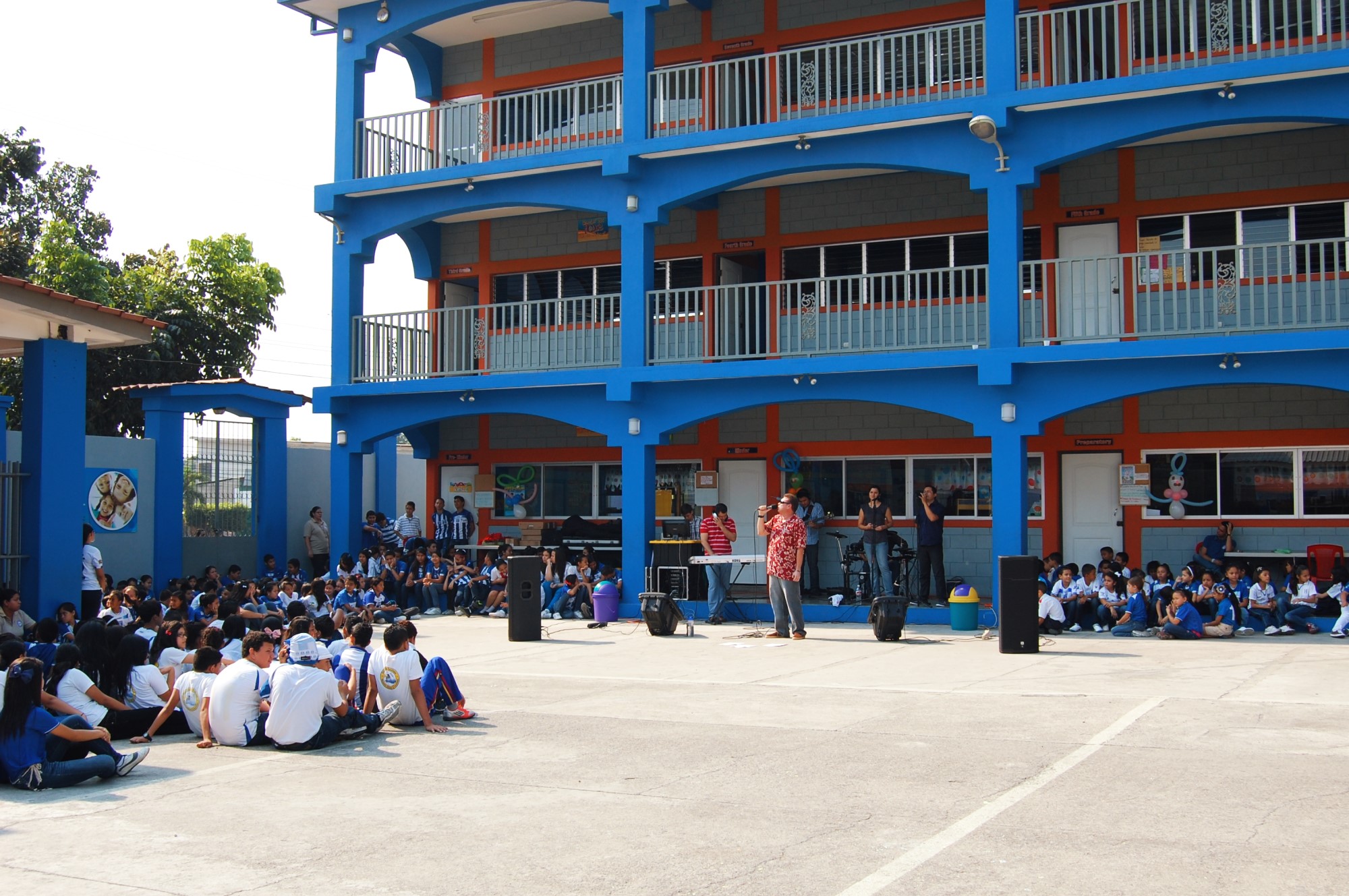 2013 - Génesis Bilingual School